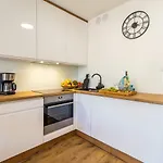 Nawigator W Kolobrzegu Apartamento *